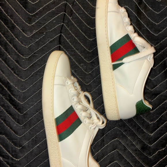 Gucci White Leather Sneakers with Red and Green Accents women shoes - Picture 2 of 6
